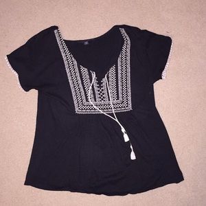 black top with white details